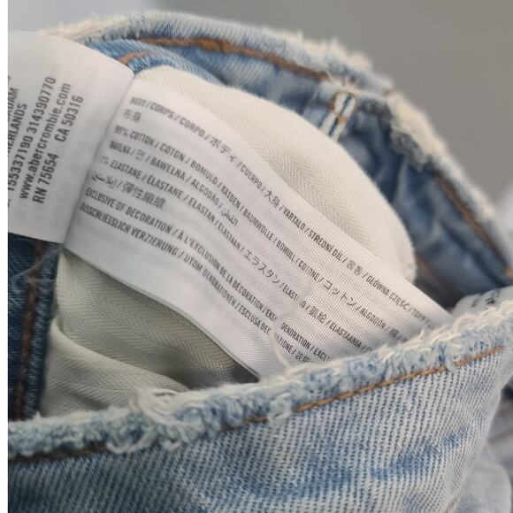 Abercrombie & Fitch High Rise Mom Jean - Picture 4 of 4